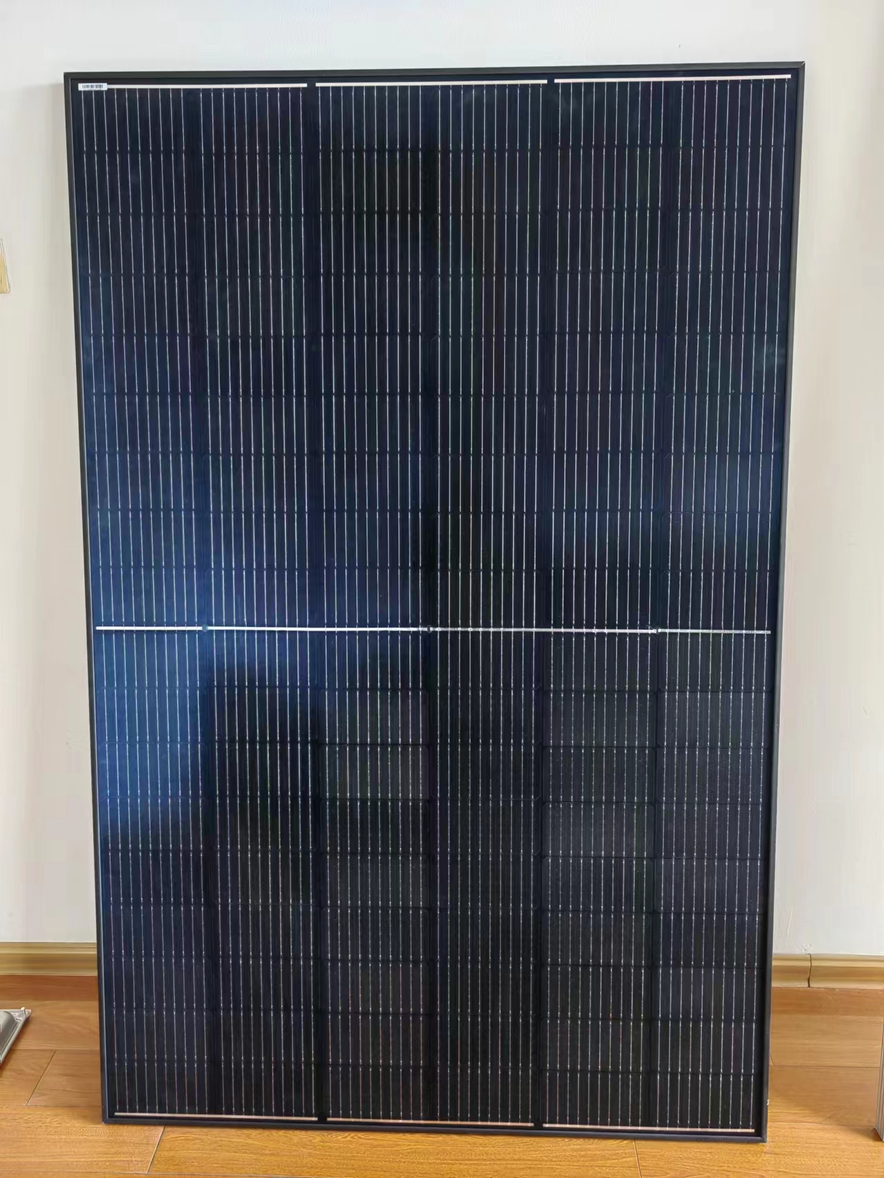 420W Europe Panneau solaire Photovoltaïque Énergie solaire Installation PV Remboursement solaire du gouvernement des fabricants chinois de panneaux solaires Version ruban / noir