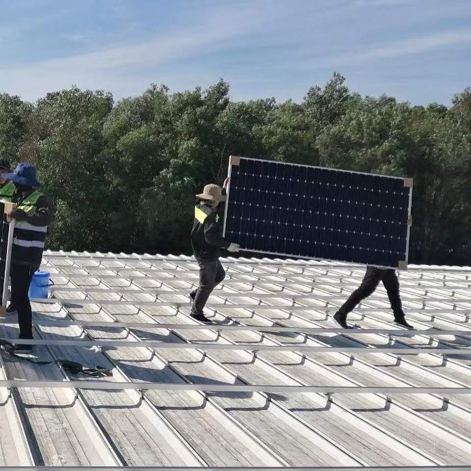 Excellent prix Bifacial 530w 182mm 132 pièces demi-cellule panneau solaire panneaux solaires usage domestique panneau solaire 510w 520w