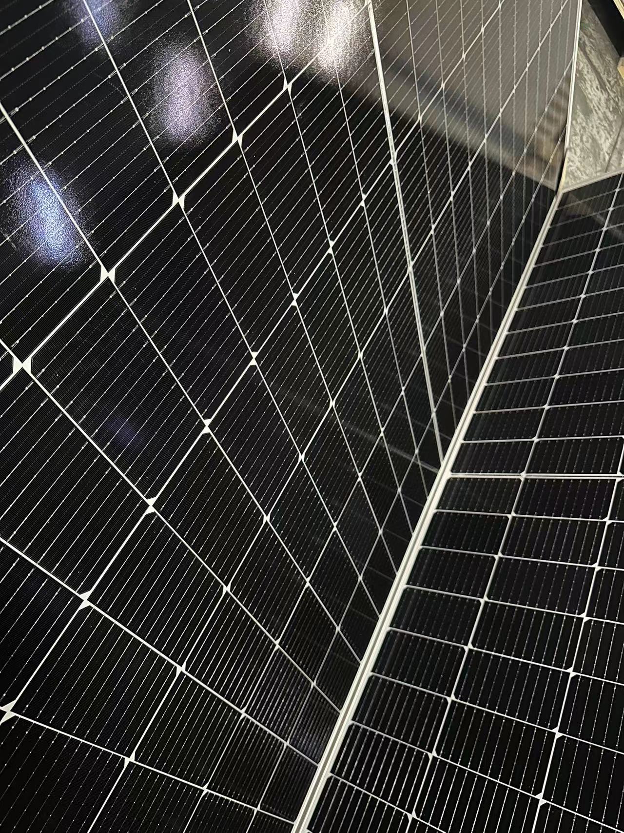 Panneau solaire monocristallin 515W, cellule solaire de type N, panneau photovoltaïque à économie d'énergie 