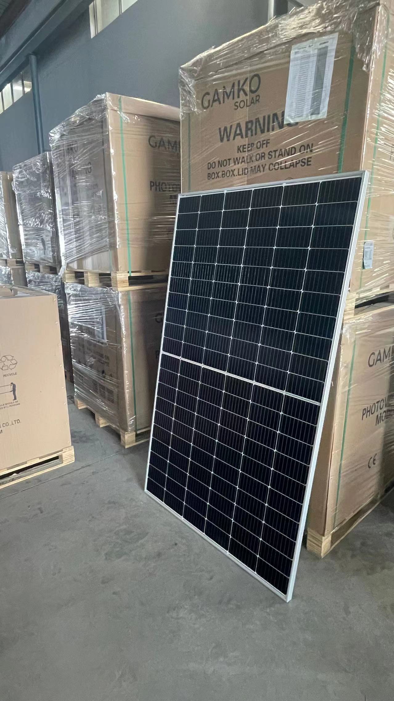 Modules d'alimentation de panneau solaire 440W pour l'utilisation de montage de toit de module PV monocristallin à haut rendement de centrale électrique