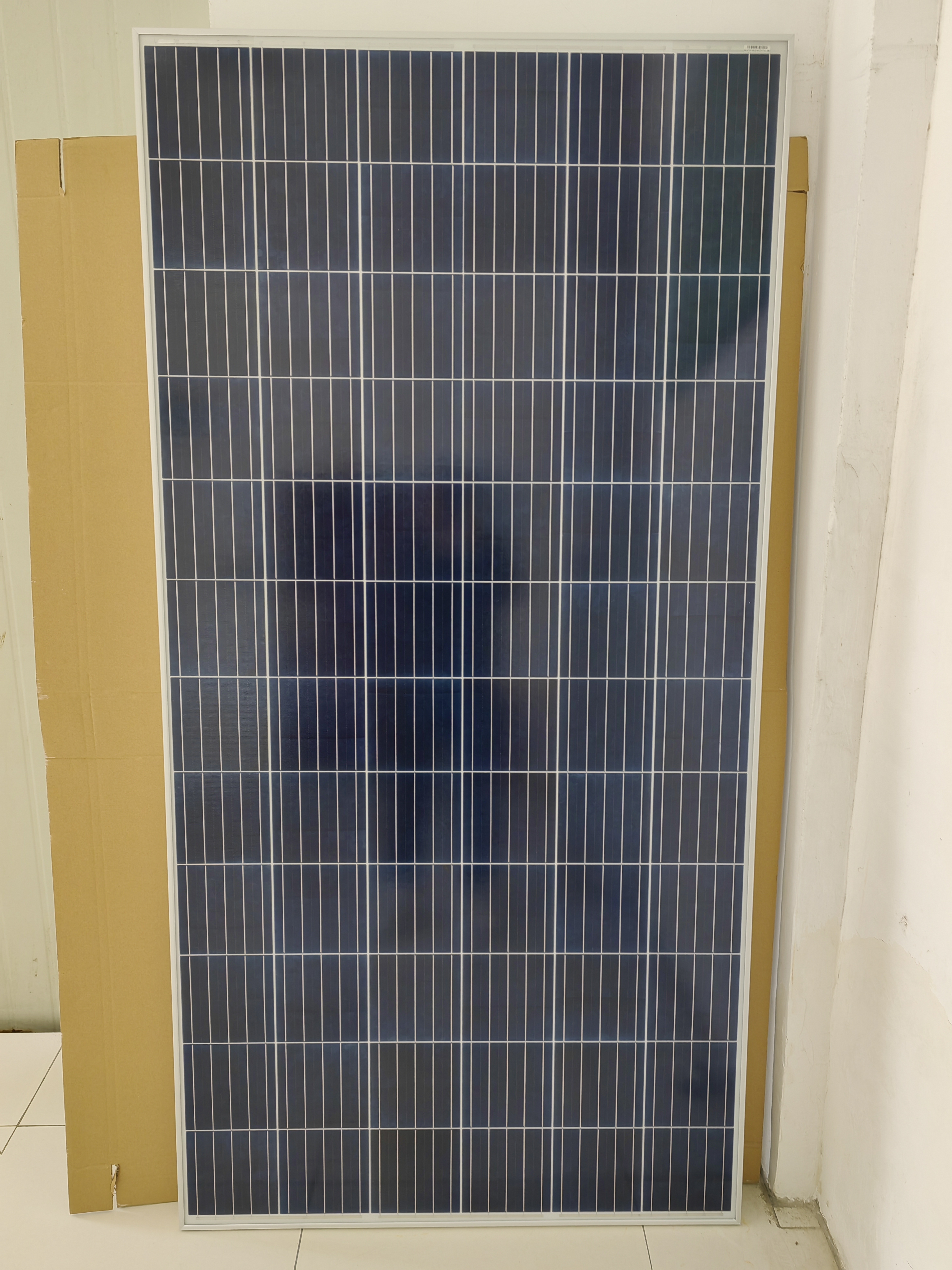 157mm PERC cellules solaires 340W poly module photovoltaïque de panneau solaire pour le système solaire domestique 320W 330W