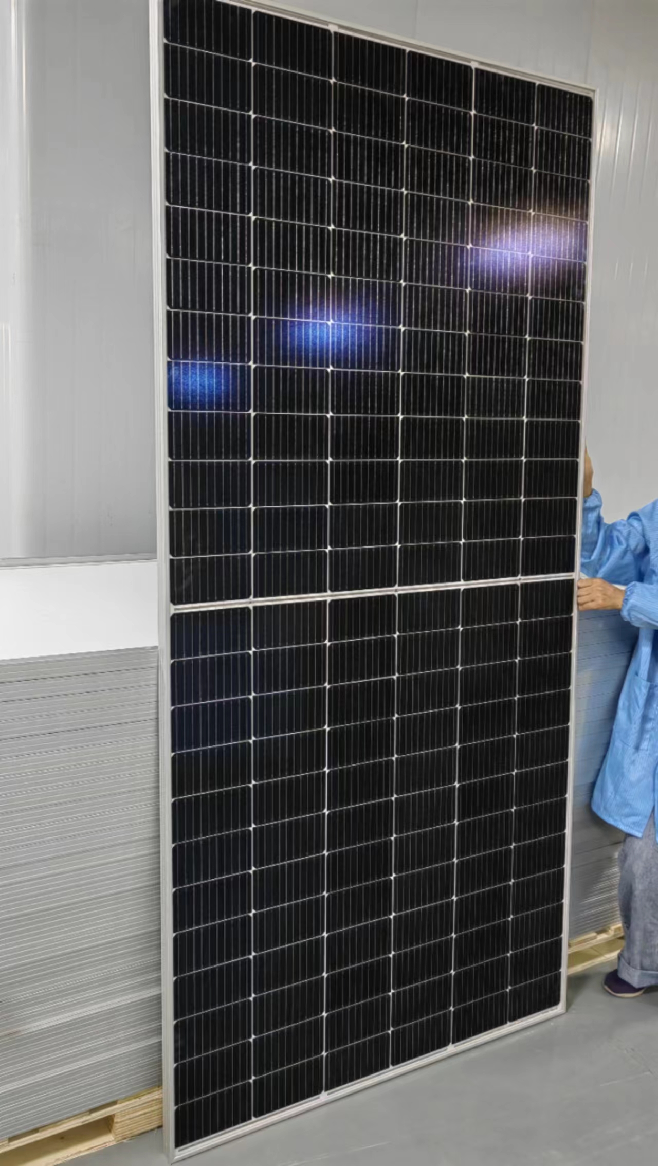 Stock de panneaux solaires, produit quotidien, 400 pièces, panneau solaire Mono 550W, article le plus vendu, Module PV 550W à haute efficacité 